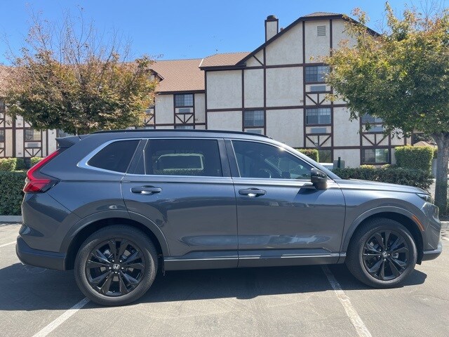 2023 Honda CR-V Hybrid Sport Touring photo 3