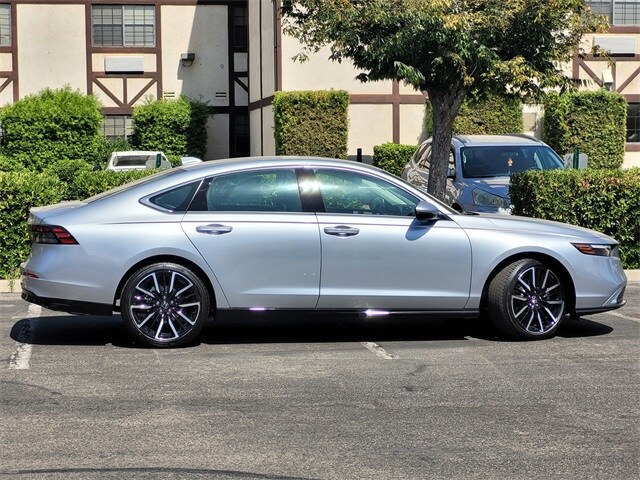2025 Honda Accord Hybrid Touring photo 3
