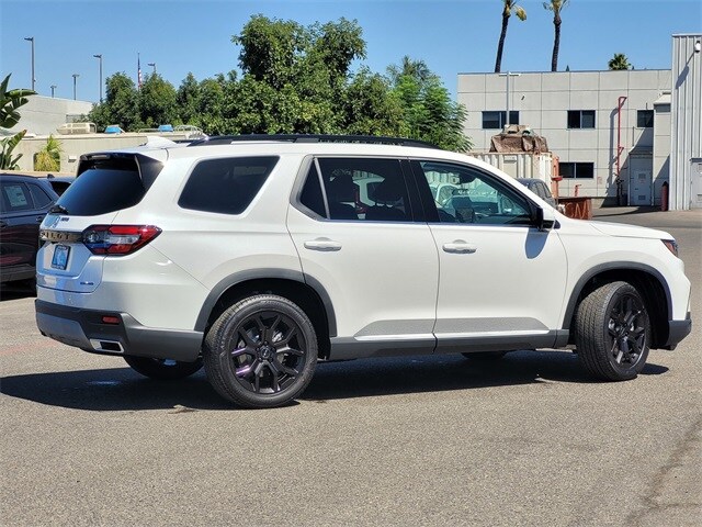 2025 Honda Pilot Touring photo 3