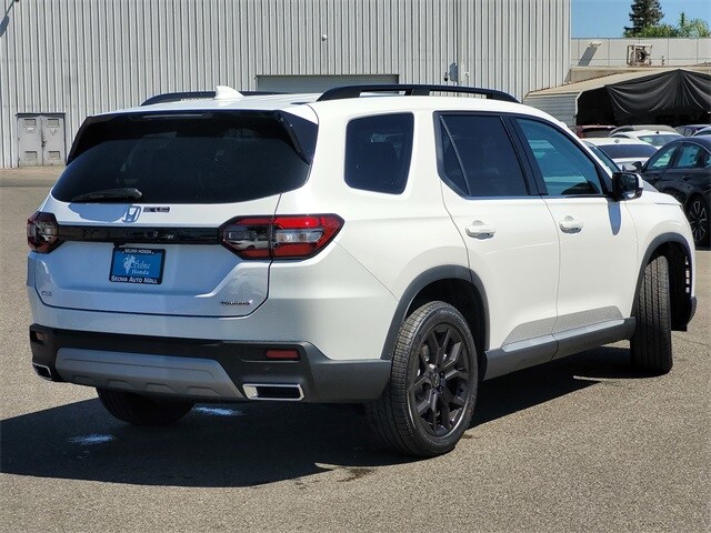 2025 Honda Pilot Touring photo 4