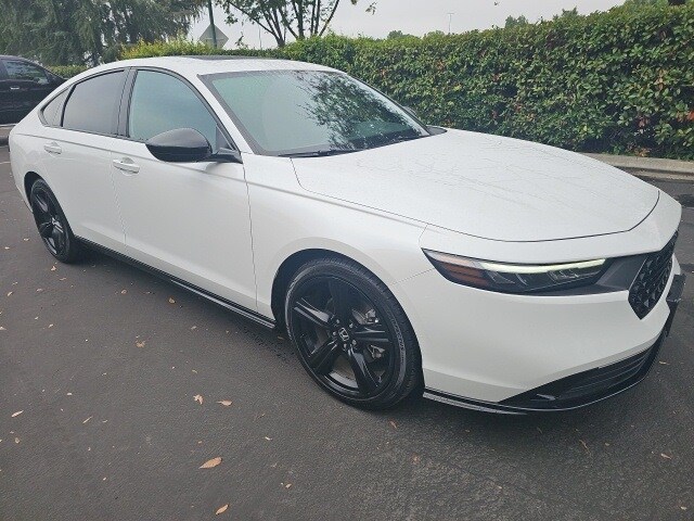 2024 Honda Accord Hybrid Sport-L photo 2