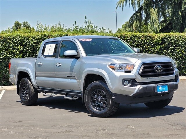 2022 Toyota Tacoma SR5 V6 photo 2