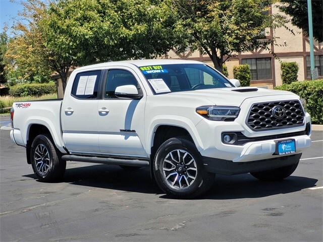 2023 Toyota Tacoma TRD Sport V6 photo 2