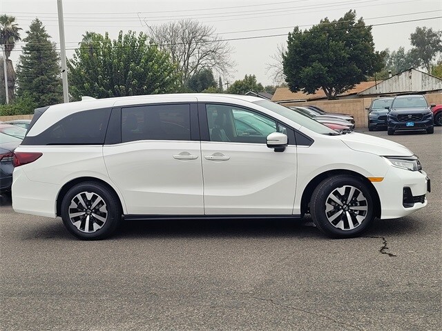 2026 Honda Odyssey EX-L photo 3