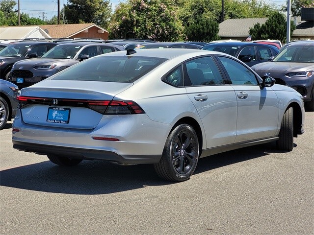 2025 Honda Accord SE photo 4
