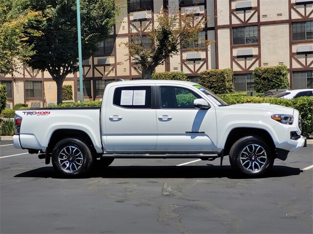 2023 Toyota Tacoma TRD Sport V6 photo 4