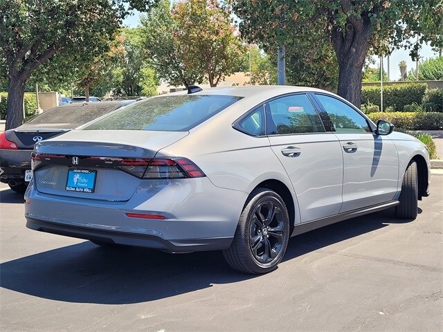2025 Honda Accord SE photo 4