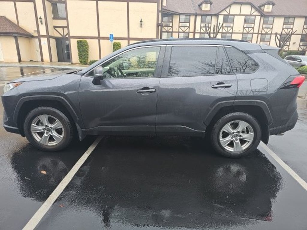 Used 2020 Toyota RAV4 Hybrid XLE SUV