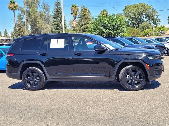 2021 Jeep Grand Cherokee Laredo Altitude photo 4