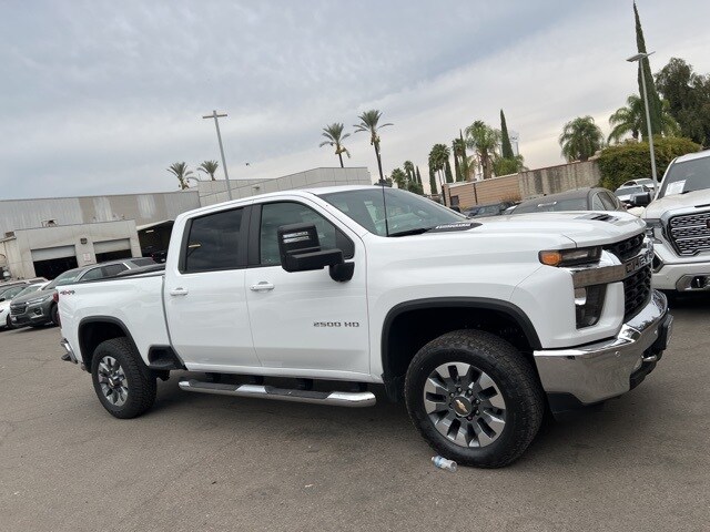 2023 Chevrolet Silverado 2500HD LT photo 3
