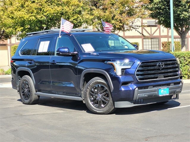 2024 Toyota Sequoia SR5 photo 2