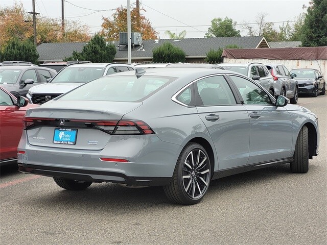 2025 Honda Accord Hybrid Touring photo 4