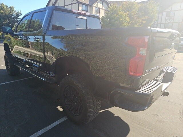2023 Chevrolet Silverado 1500 High Country photo 4