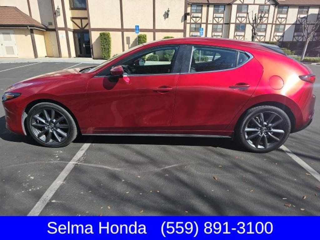 Used 2022 Mazda Mazda3 Preferred Package Hatchback