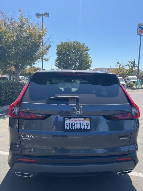 2023 Honda CR-V Hybrid Sport Touring photo 2