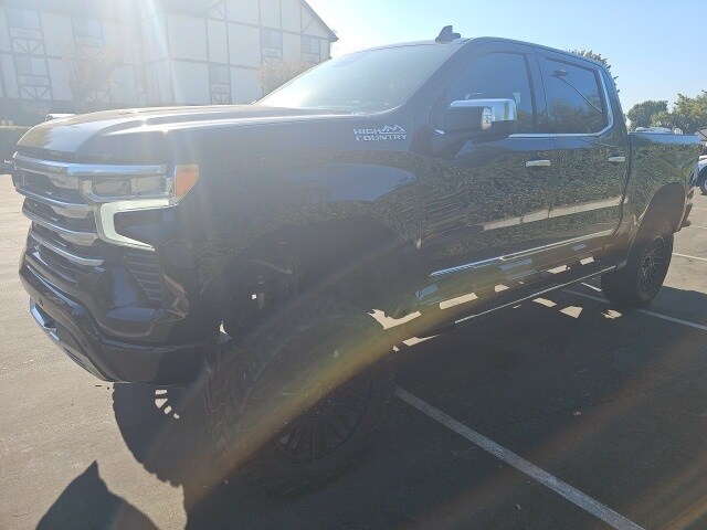 2023 Chevrolet Silverado 1500 High Country photo 4