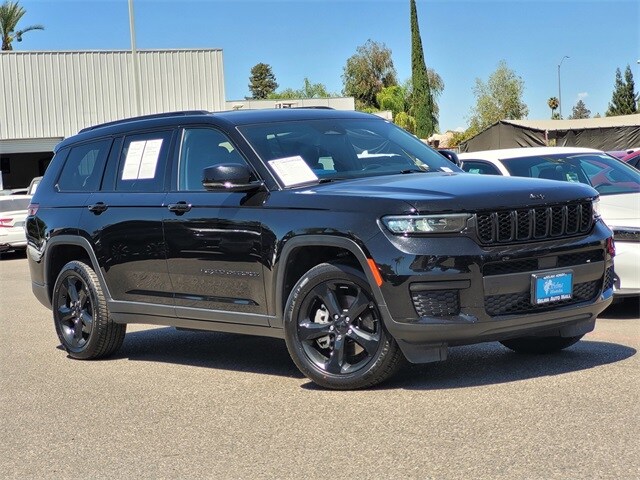 2021 Jeep Grand Cherokee Laredo Altitude photo 2