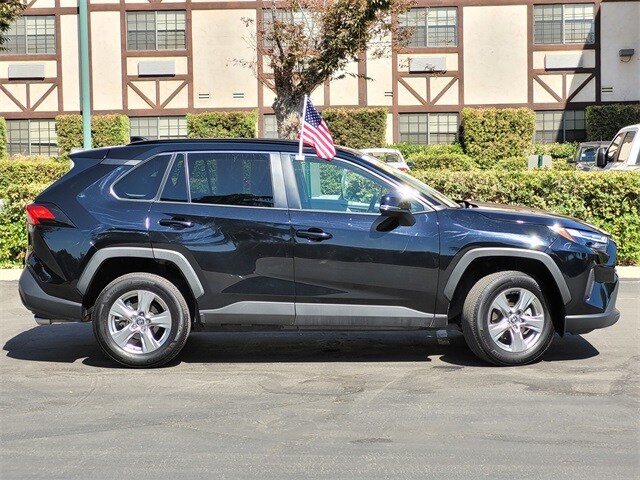 2024 Toyota RAV4 XLE photo 4