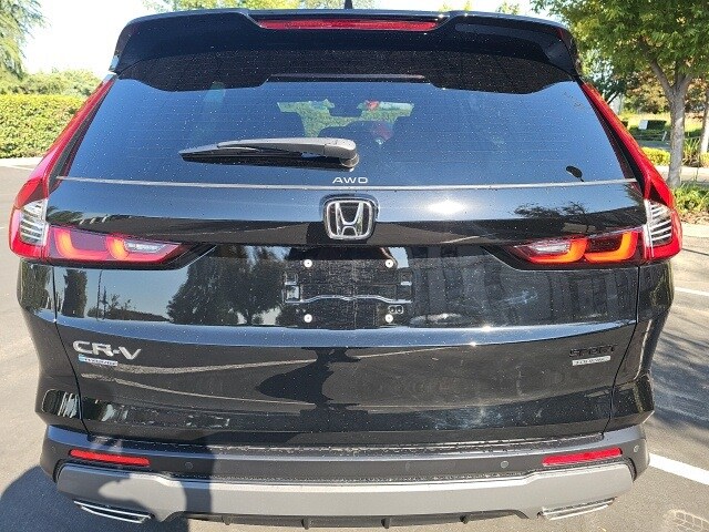 2024 Honda CR-V Sport Touring photo 3