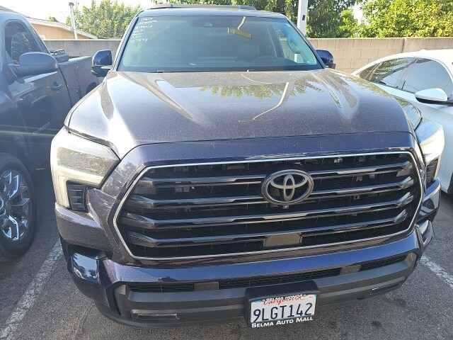 2024 Toyota Sequoia SR5 photo 2
