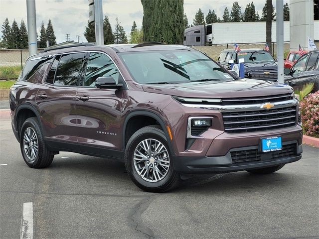 Used 2024 Chevrolet Traverse 1LT with VIN 1GNERGKSXRJ154152 for sale in Selma, CA