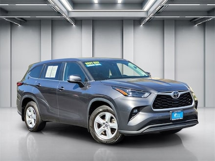 2023 Toyota Highlander LE SUV