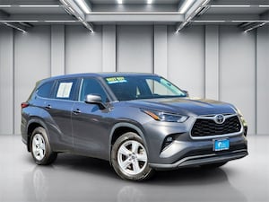 2023 Toyota Highlander LE SUV