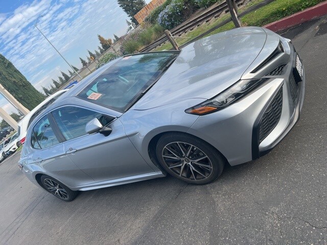 2023 Toyota Camry SE photo 2