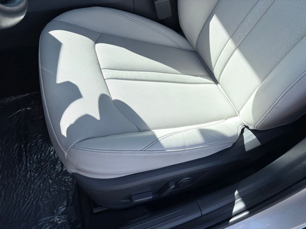 2025 Hyundai Sonata Hybrid Limited - Photo 10