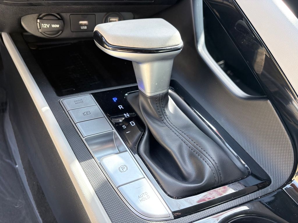 2023 Hyundai Elantra Limited - Photo 21