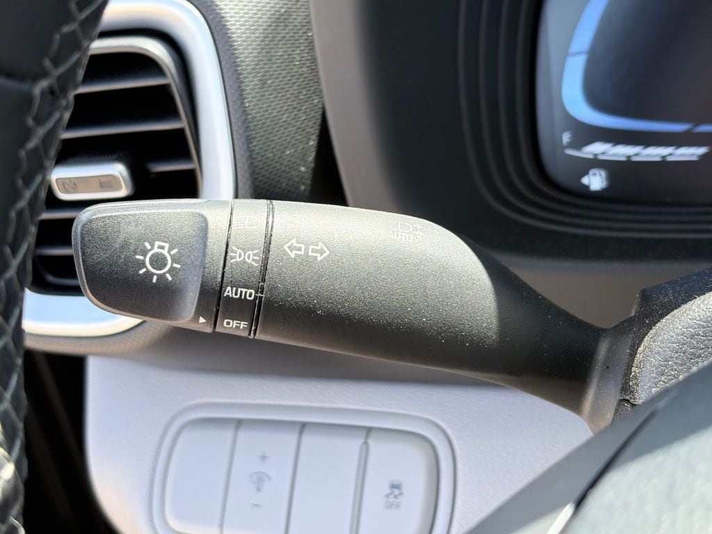 2025 Hyundai Venue SEL - Photo 17