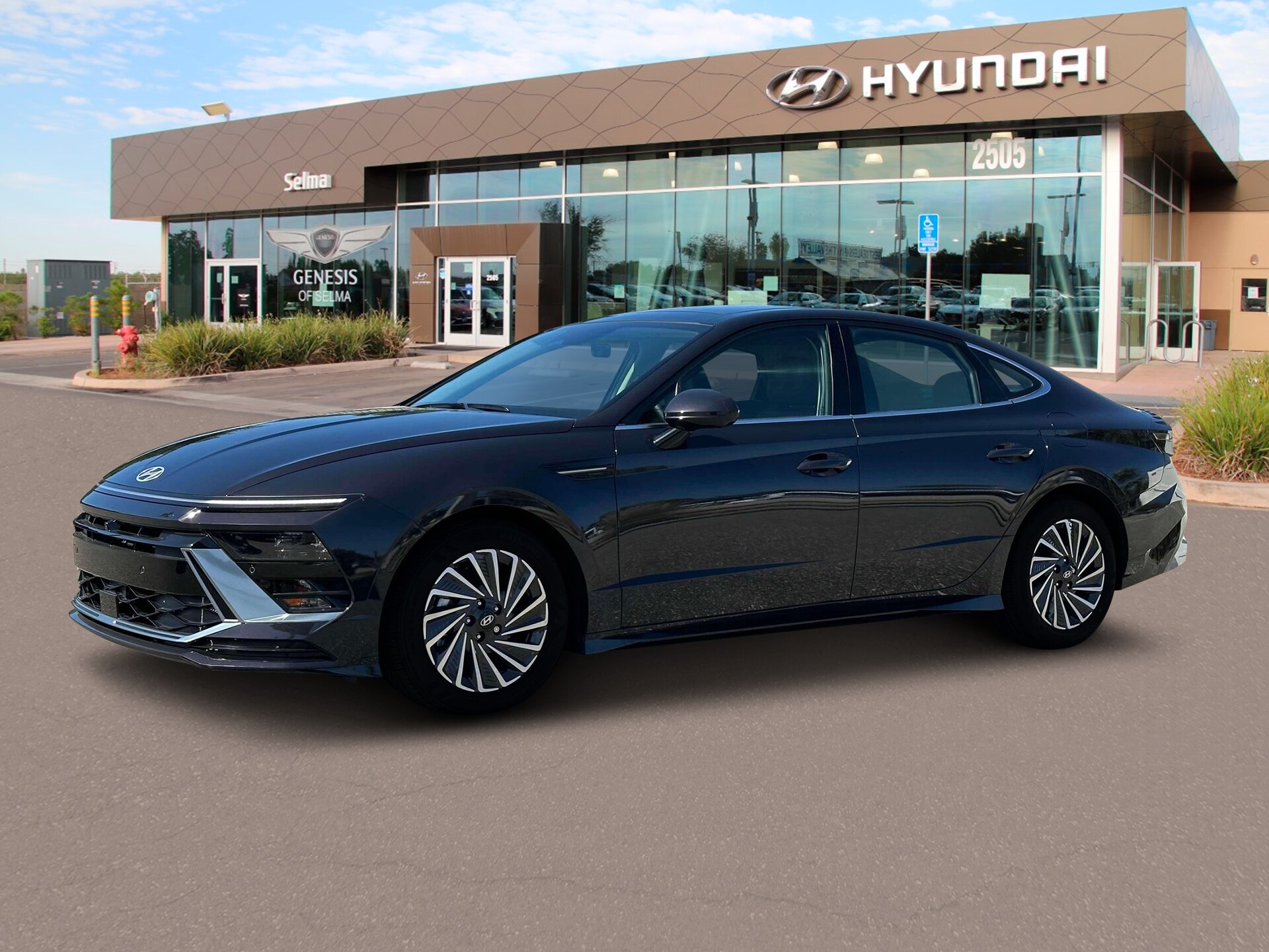 2025 Hyundai Sonata Hybrid Limited photo 2