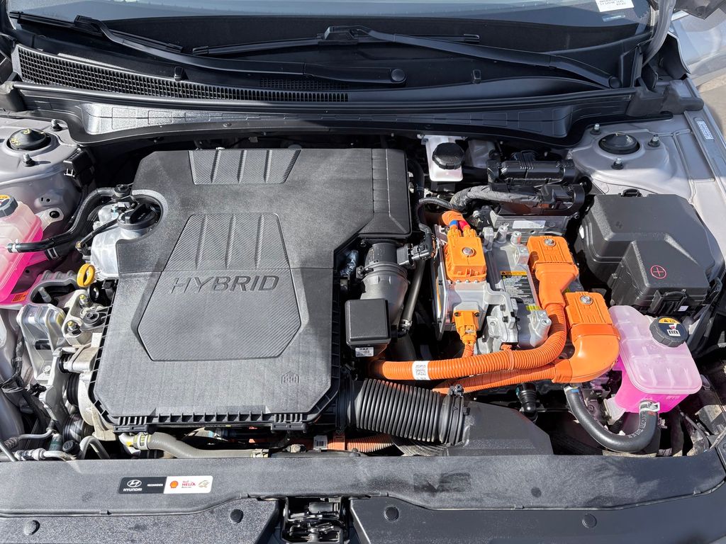 2023 Hyundai Elantra Limited - Photo 29