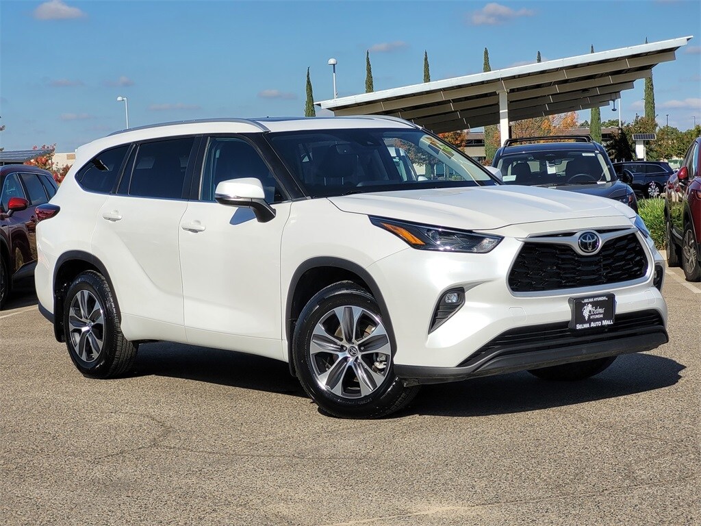 Used 2023 Toyota Highlander XLE SUV