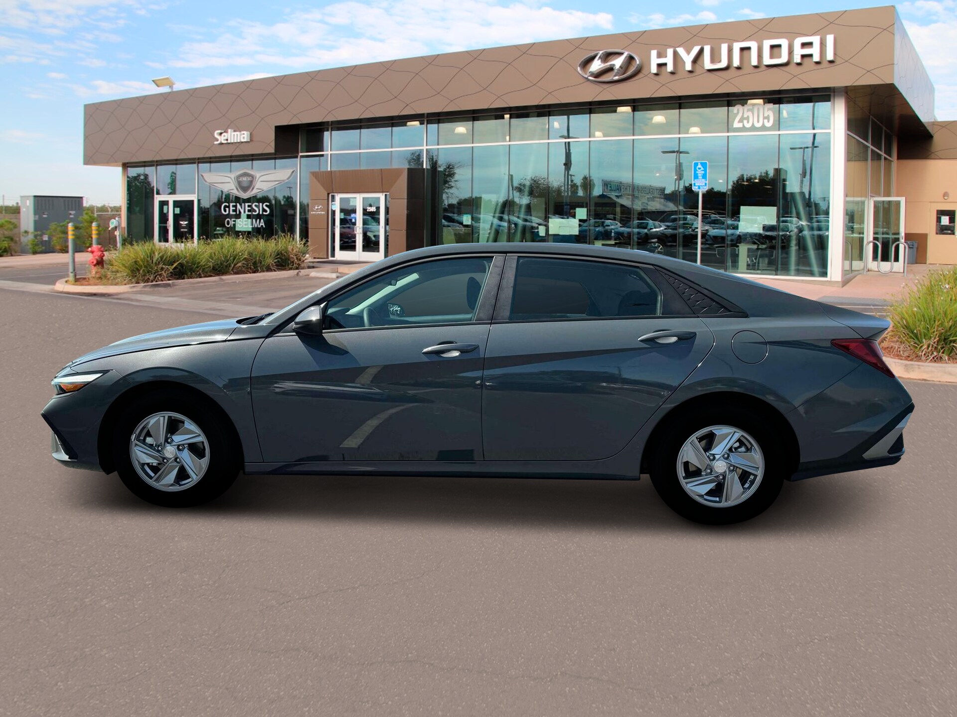 2025 Hyundai Elantra SE photo 2