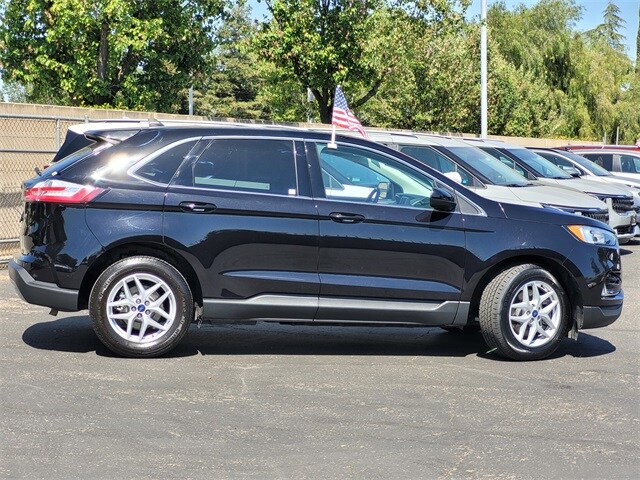 2021 Ford Edge SEL photo 4