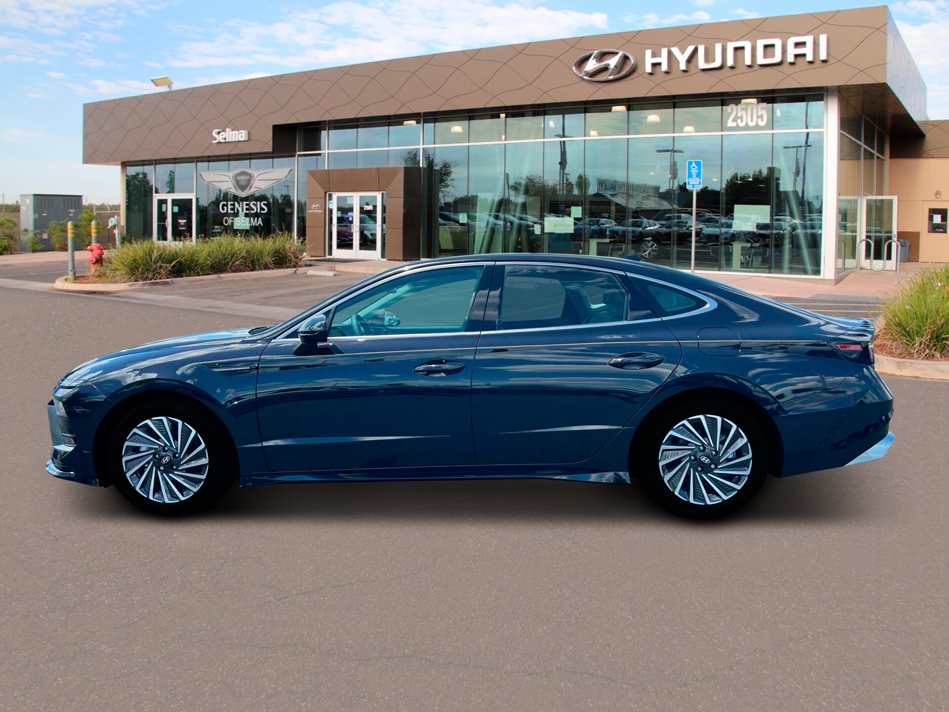2025 Hyundai Sonata Hybrid SEL photo 3
