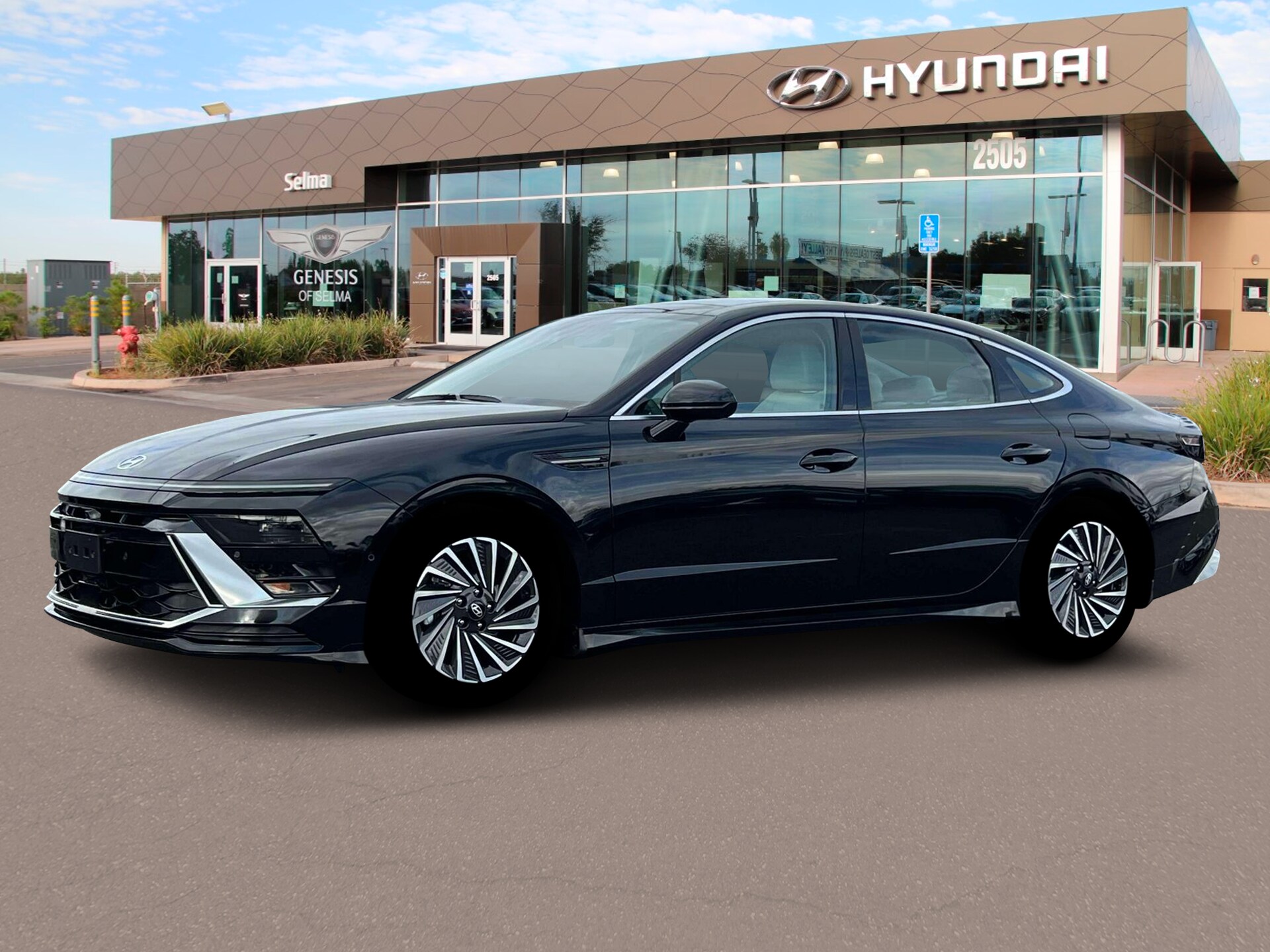 2025 Hyundai Sonata Hybrid Limited photo 2