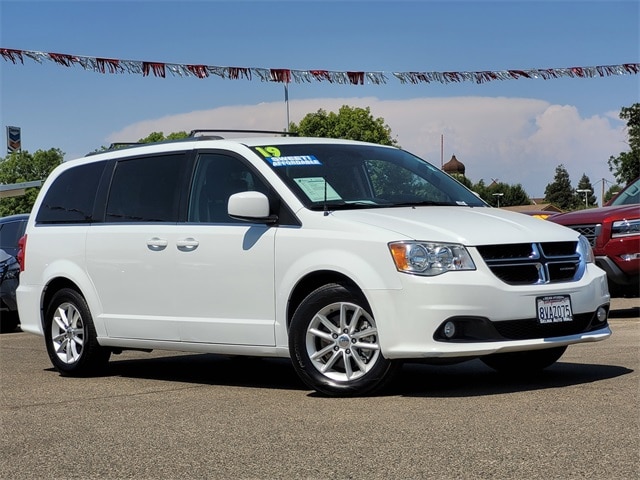 Used 2019 Dodge Grand Caravan SXT with VIN 2C4RDGCG2KR674110 for sale in Selma, CA