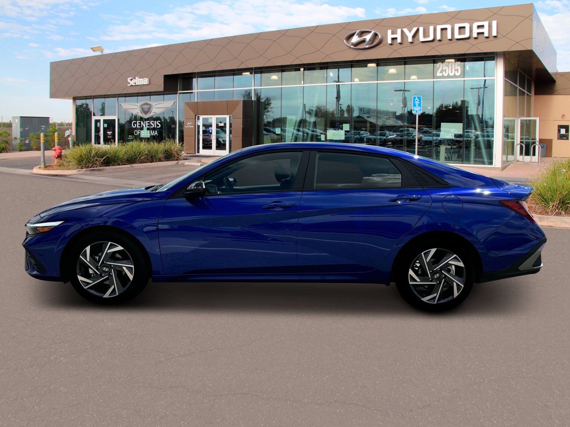 2025 Hyundai Elantra SEL Sport photo 3