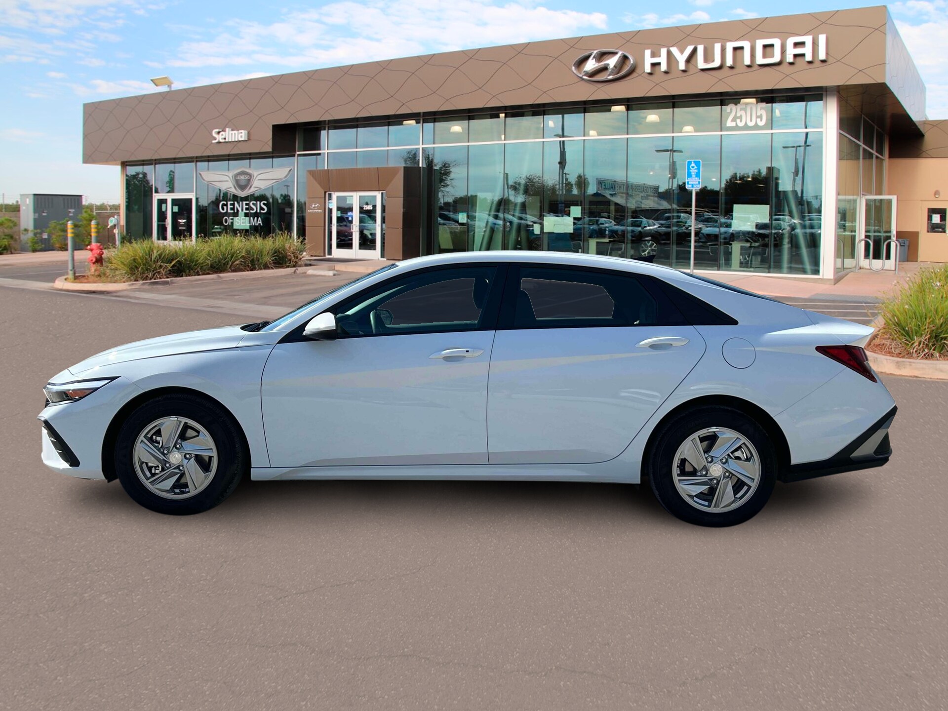 2025 Hyundai Elantra SE photo 3