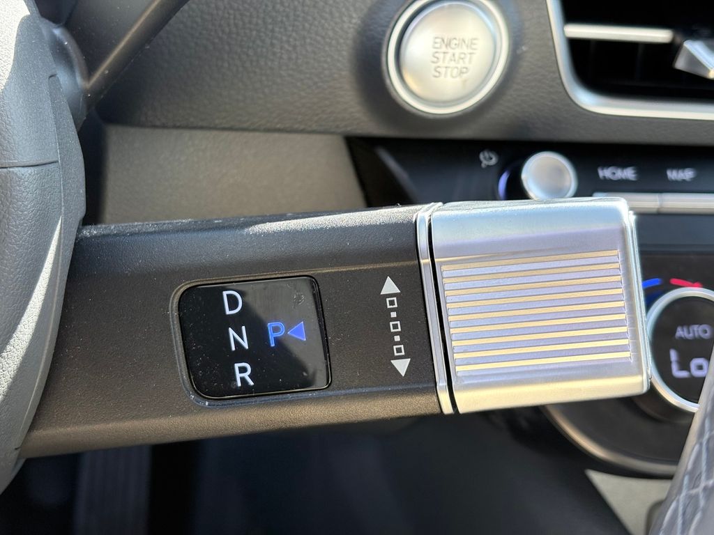 2025 Hyundai Sonata Hybrid Limited - Photo 17