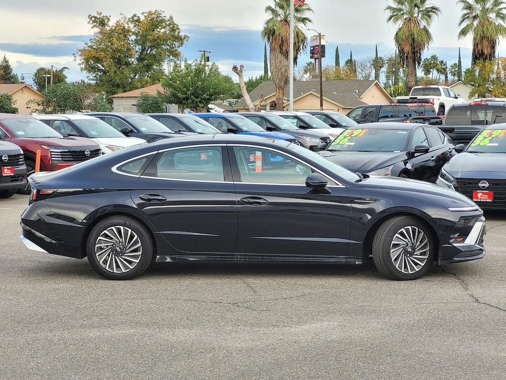 New 2025 Hyundai Sonata Hybrid Limited Sedan
