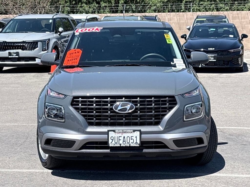 Used 2025 Hyundai Venue SE SUV