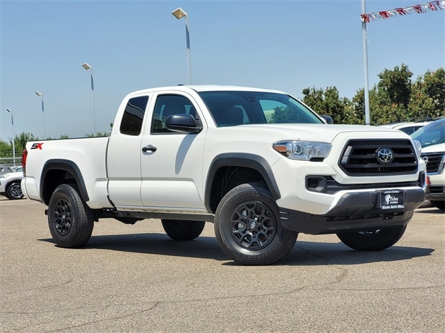 Used 2022 Toyota Tacoma SR with VIN 3TYRZ5CN0NT020016 for sale in Selma, CA