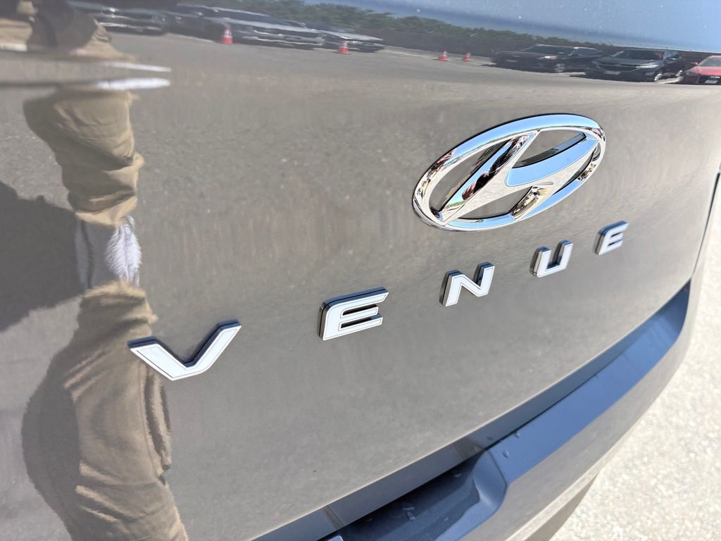 2025 Hyundai Venue SE - Photo 23