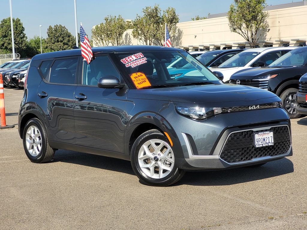 Used 2025 Kia Soul LX Hatchback
