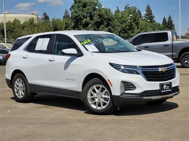 2022 Chevrolet Equinox LT photo 2