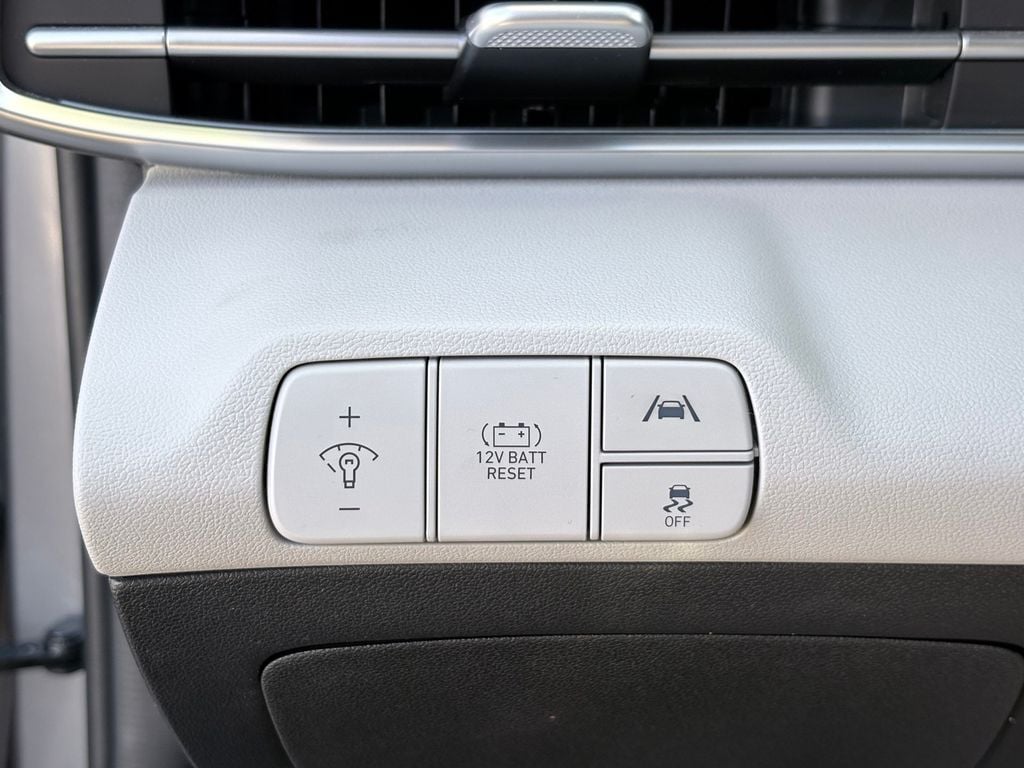 2023 Hyundai Elantra Limited - Photo 24