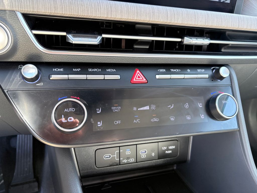 2025 Hyundai Sonata Hybrid Limited - Photo 19
